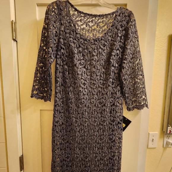 Dress - Picture 1 of 3